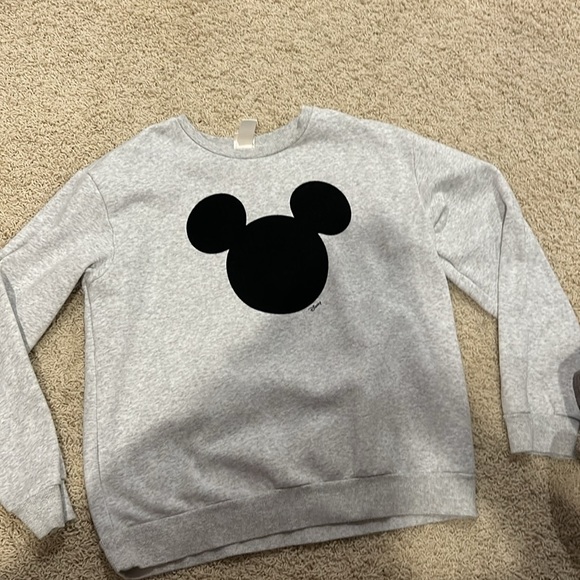 H&M grey sweatshirt in size s. - Picture 2 of 3